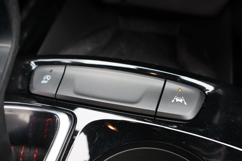 Used 2025 Chevrolet Trax RS w/ Sunroof Package image 23