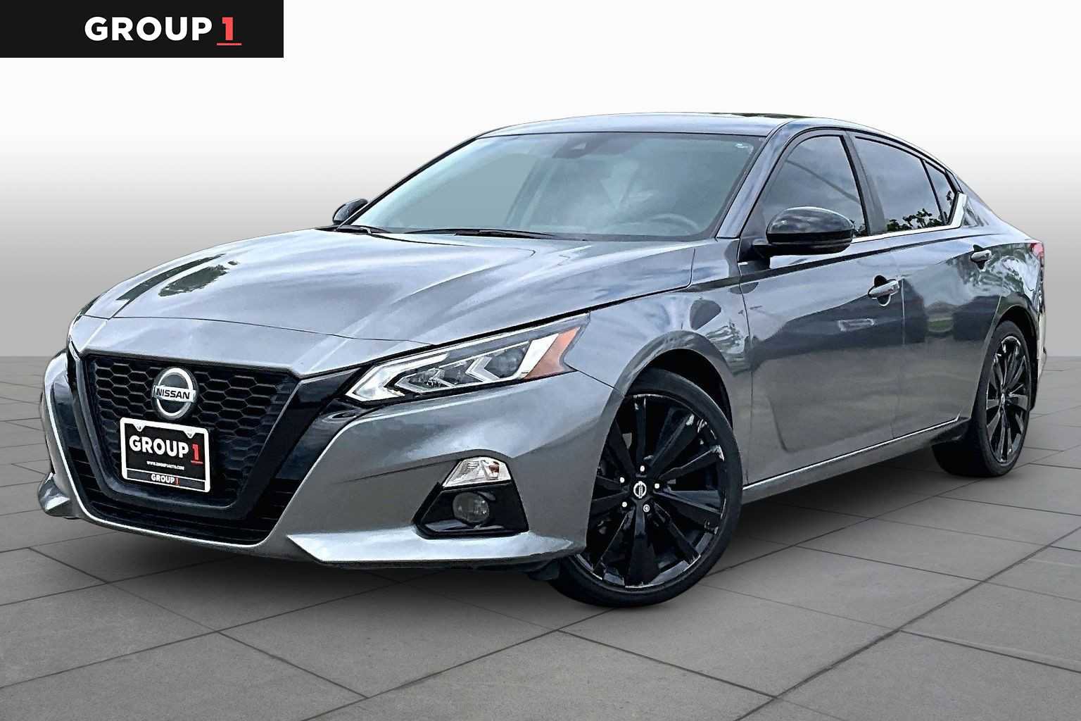 Used 2022 Nissan Altima 2.5 SR w/ Midnight Edition Package