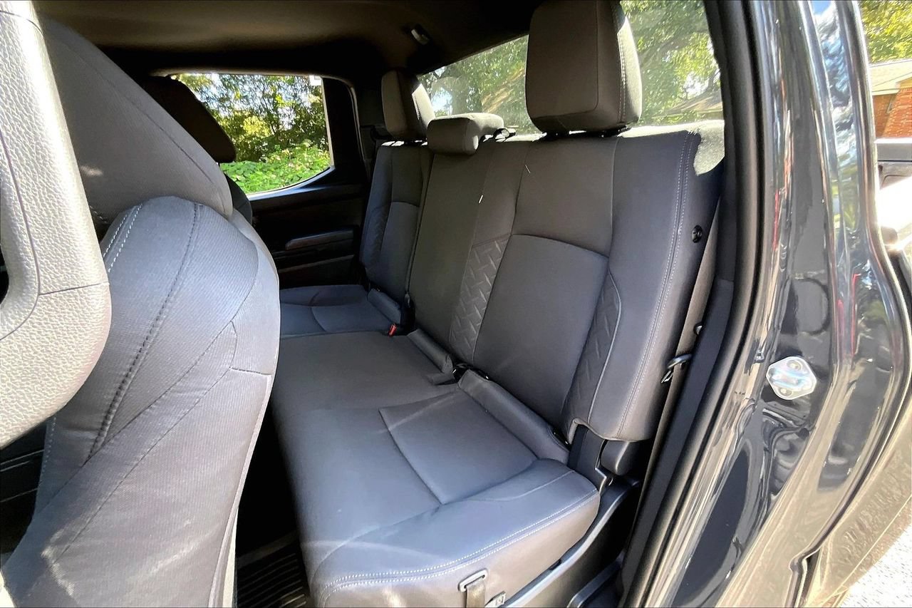 Used 2025 Toyota Tacoma SR AWD/4WD image 19