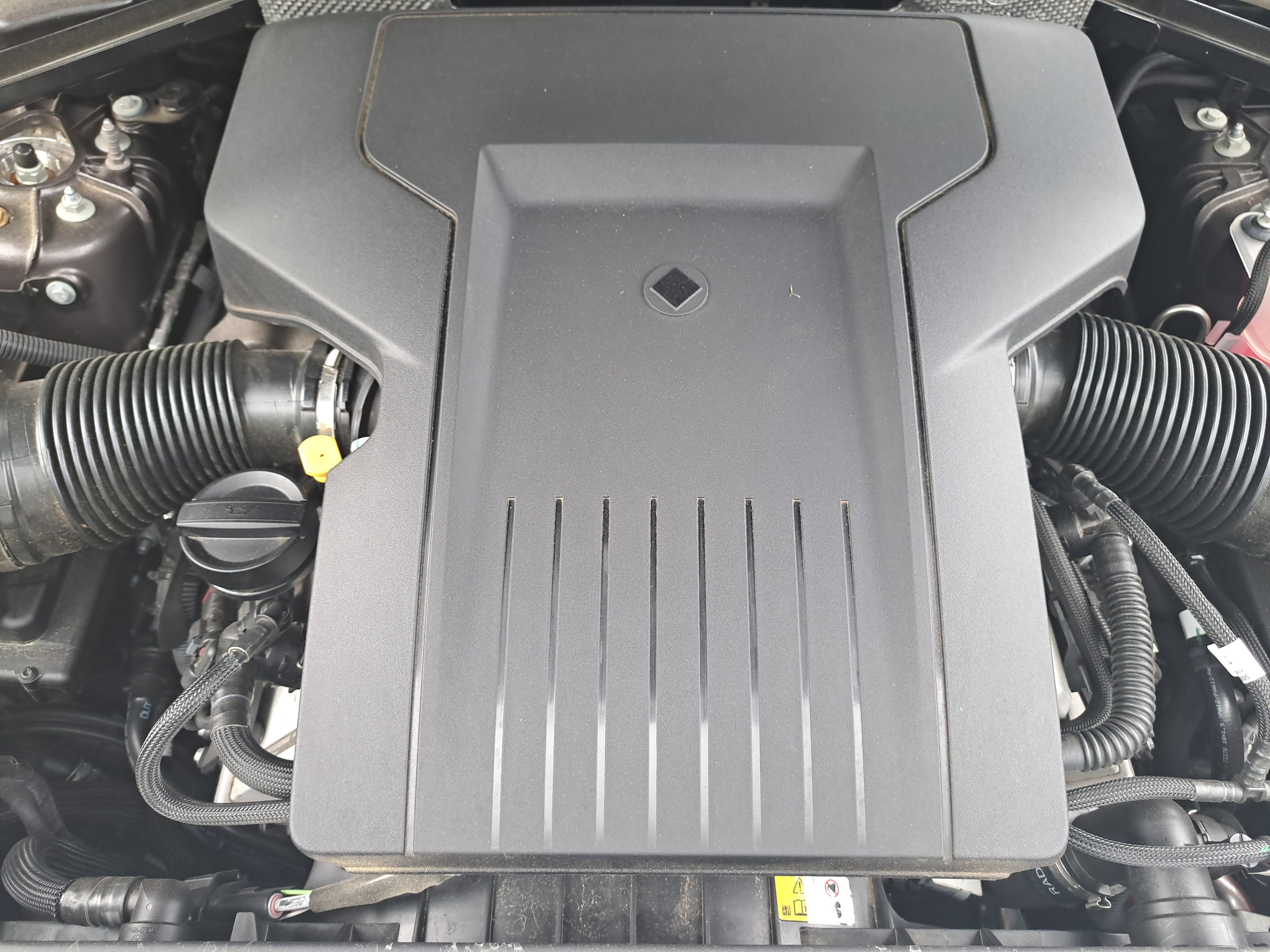 Used 2025 Land Rover Defender 110 AWD/4WD image 27