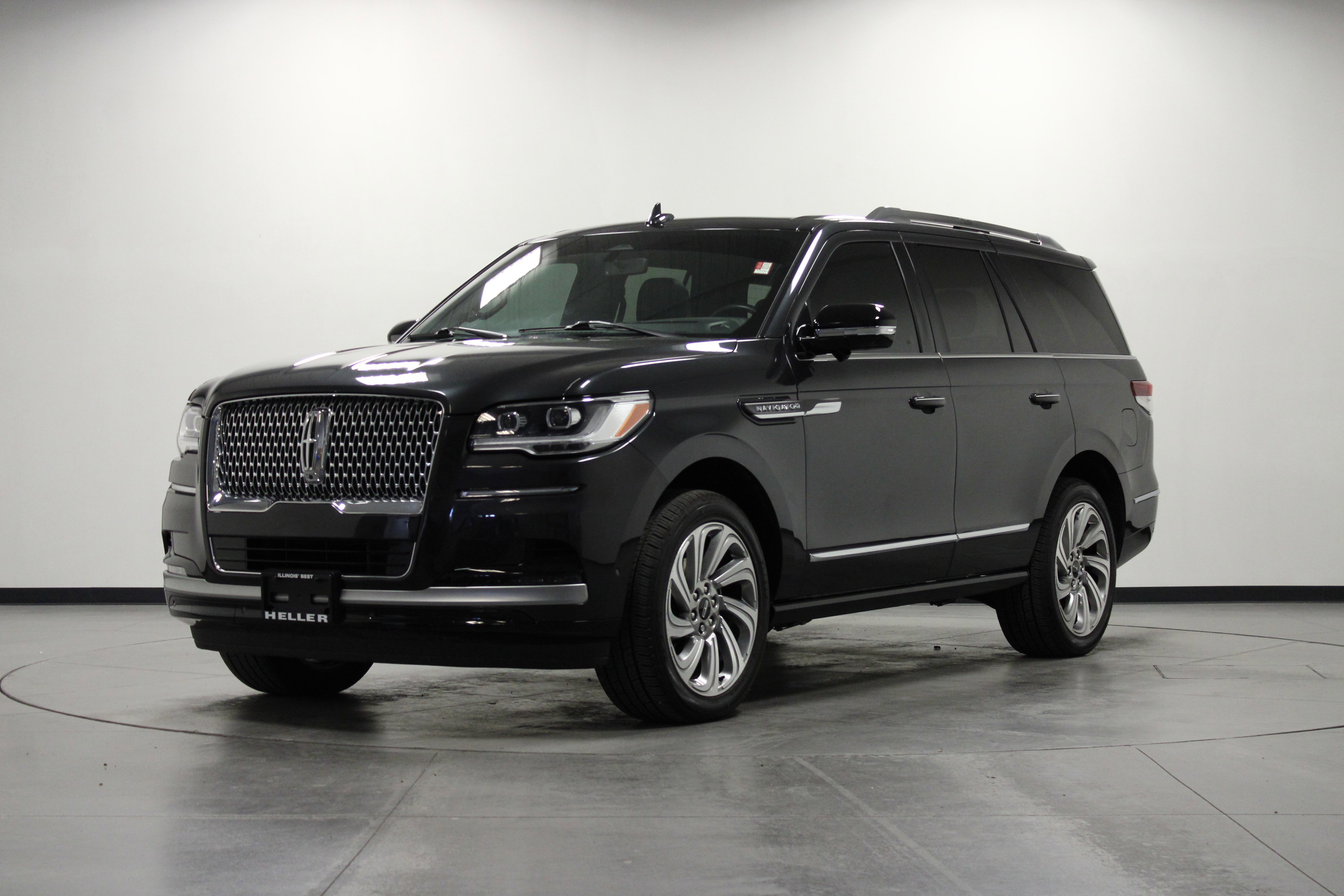 Used 2024 Lincoln Navigator Reserve w/ Equipment Group 201A image 8