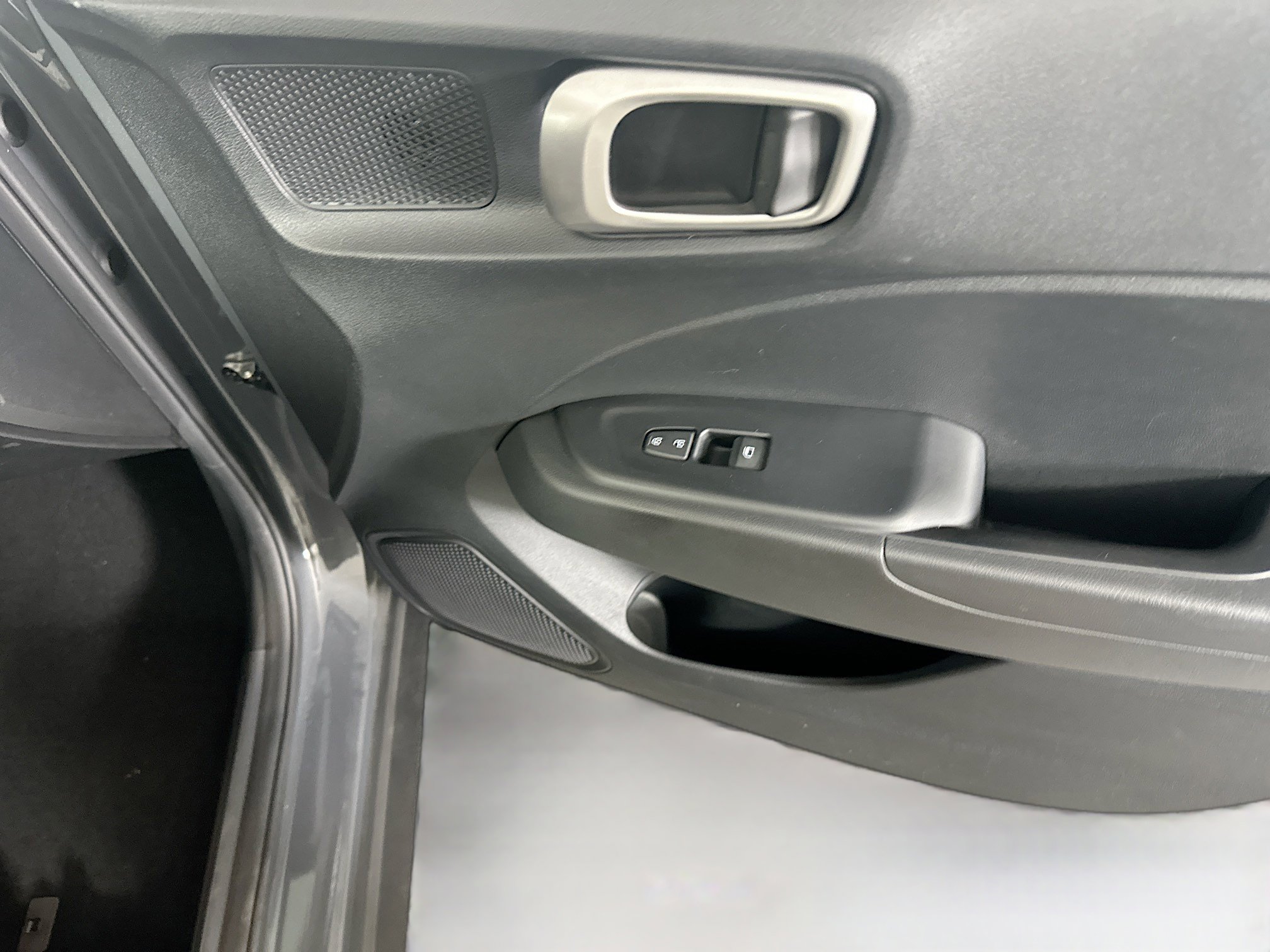 Used 2024 Hyundai Venue SEL image 31
