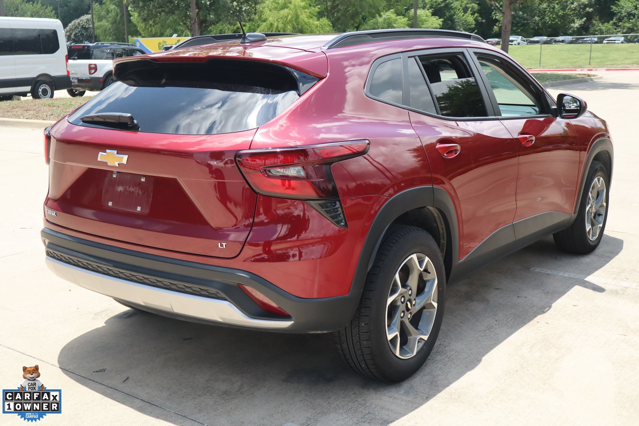 Used 2024 Chevrolet Trax LT w/ LT Convenience Package FWD image 3