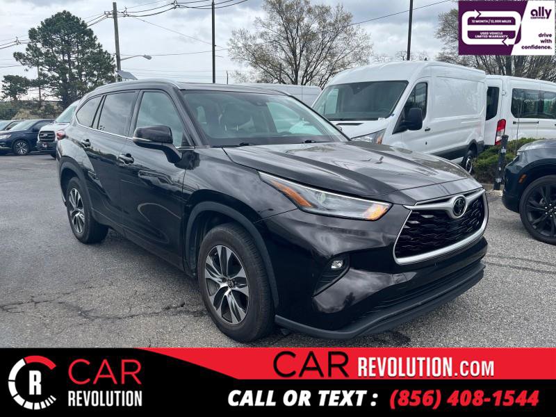 Used 2021 Toyota Highlander XLE image 1