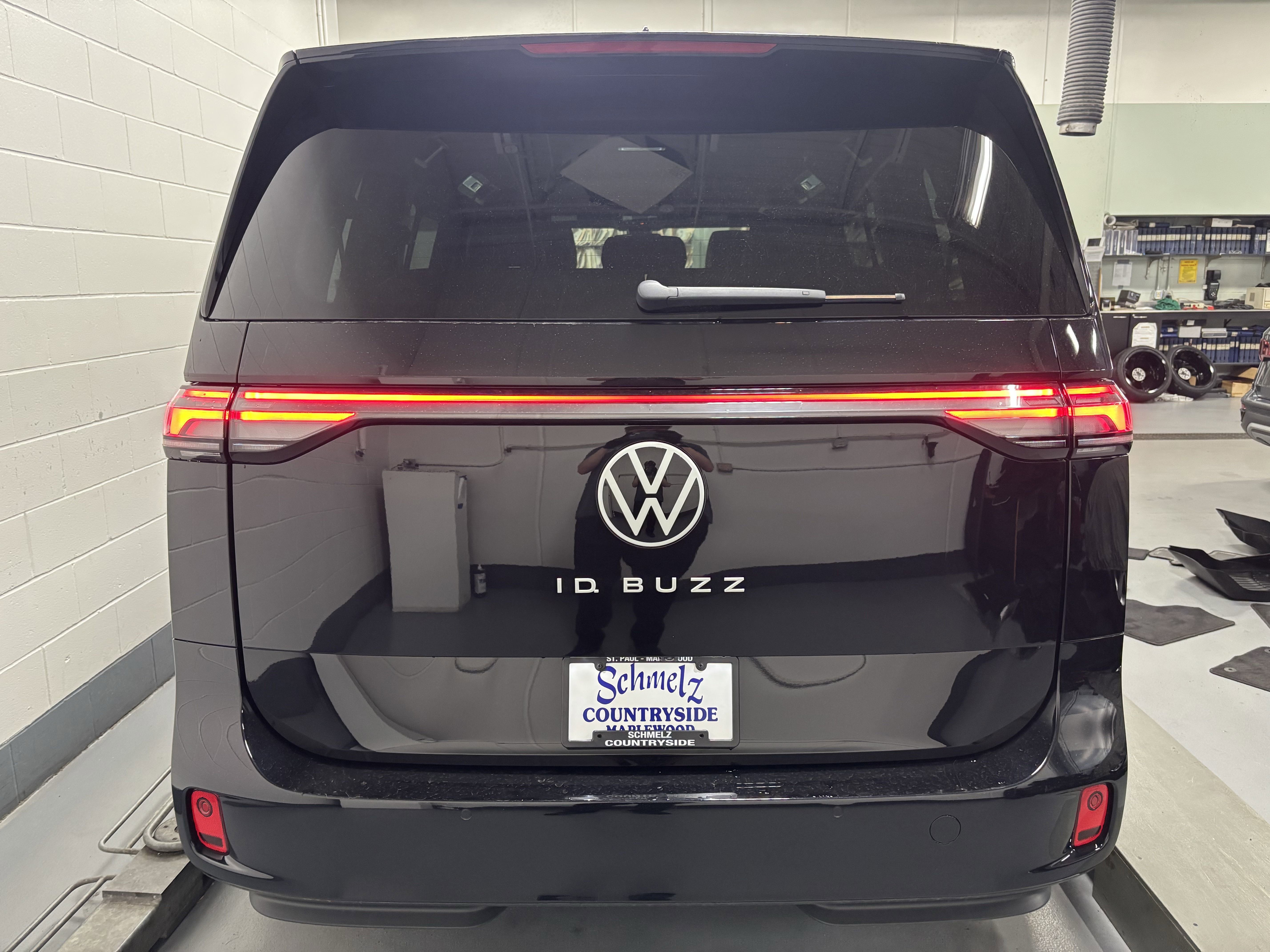 New 2025 Volkswagen ID. Buzz Pro S image 27