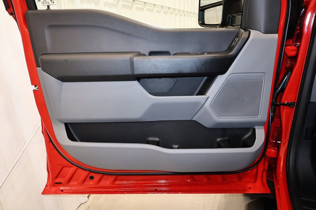 New 2026 Ford F550 4x4 Regular Cab Super Duty image 9