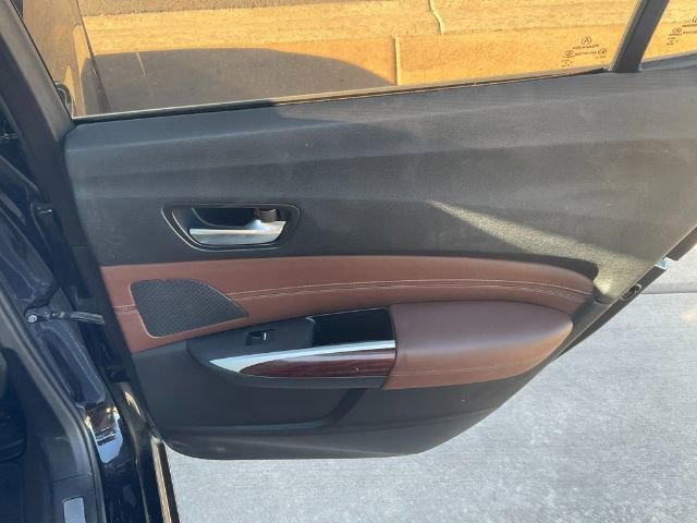 Used 2015 Acura TLX w/ Technology Package FWD image 17