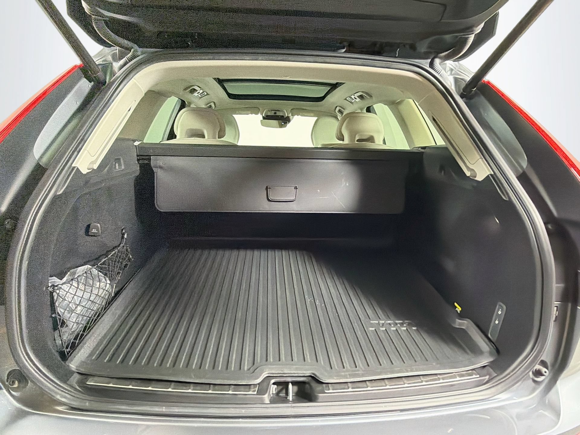 Used 2019 Volvo XC60 T5 Inscription w/ Protection Package FWD image 29