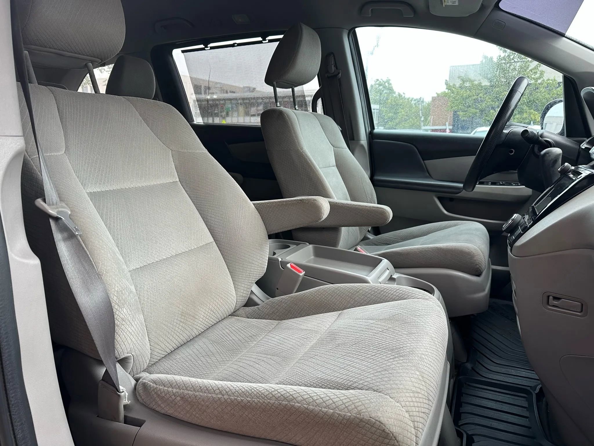 Used 2016 Honda Odyssey SE image 14