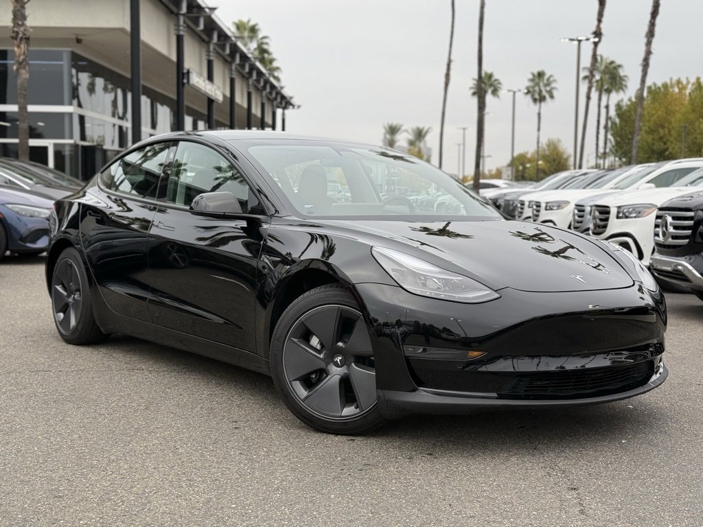 Used 2021 Tesla Model 3 Standard Range Plus video 1