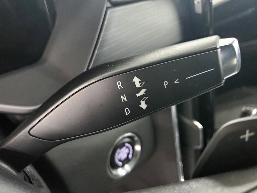 Used 2025 GMC Acadia Elevation image 32