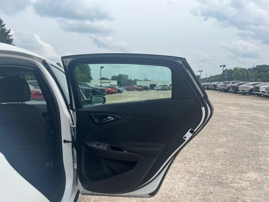 Used 2023 Chevrolet Malibu LS FWD image 32