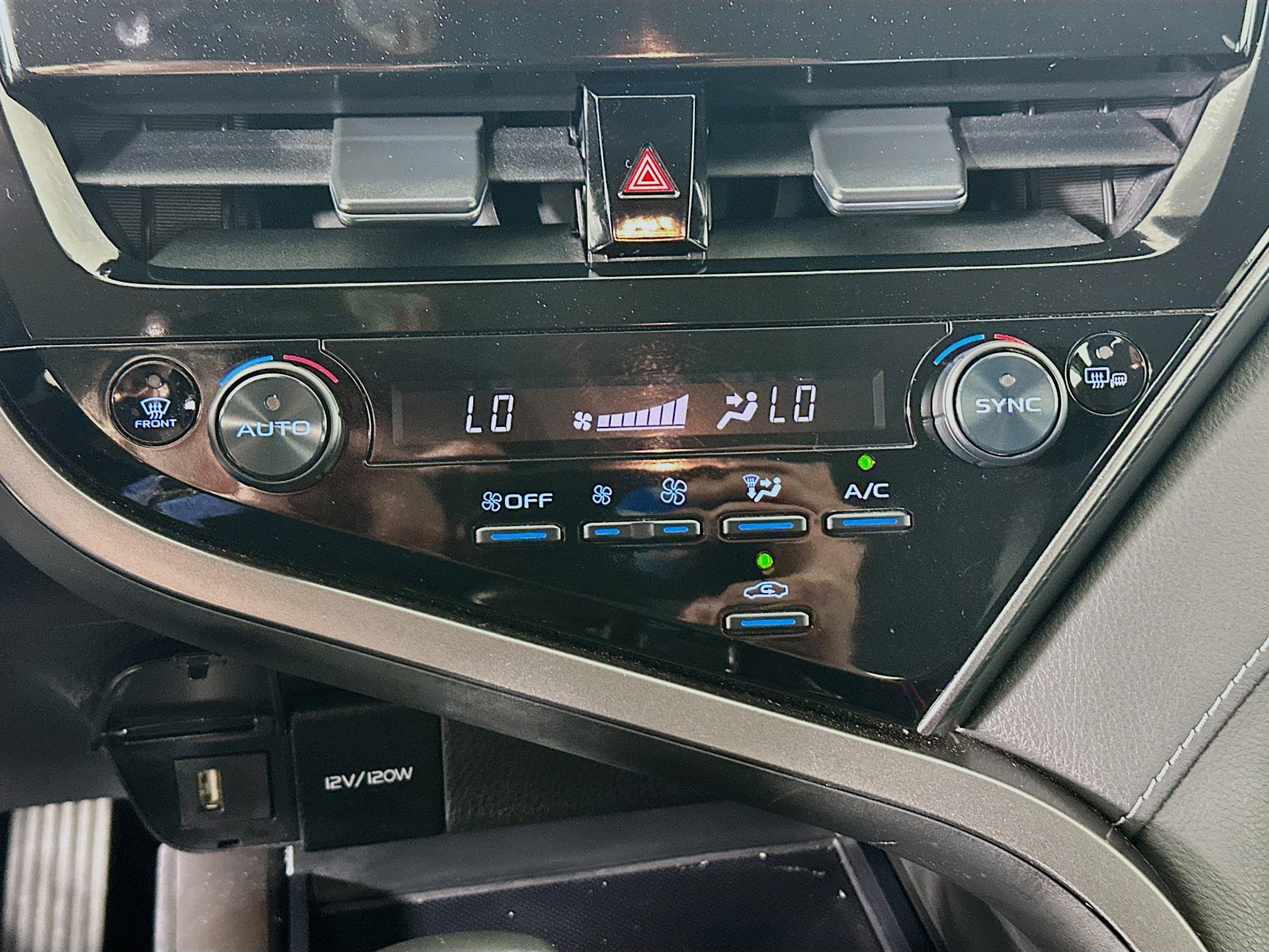 Used 2023 Toyota Camry SE image 22