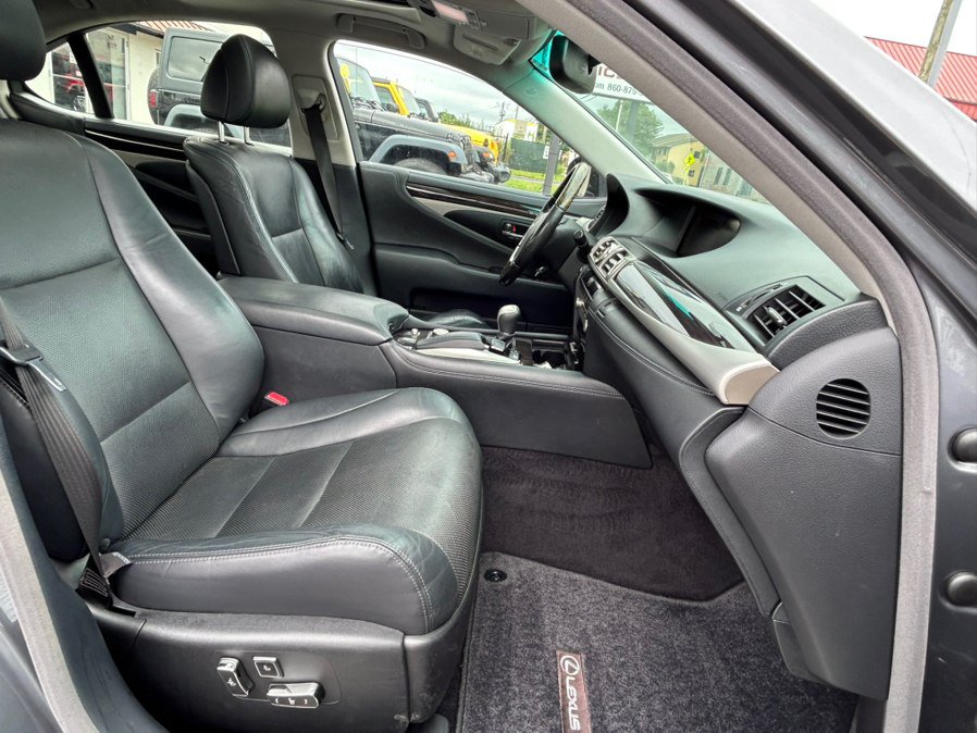 Used 2015 Lexus LS 460 AWD w/ Comfort Package image 16