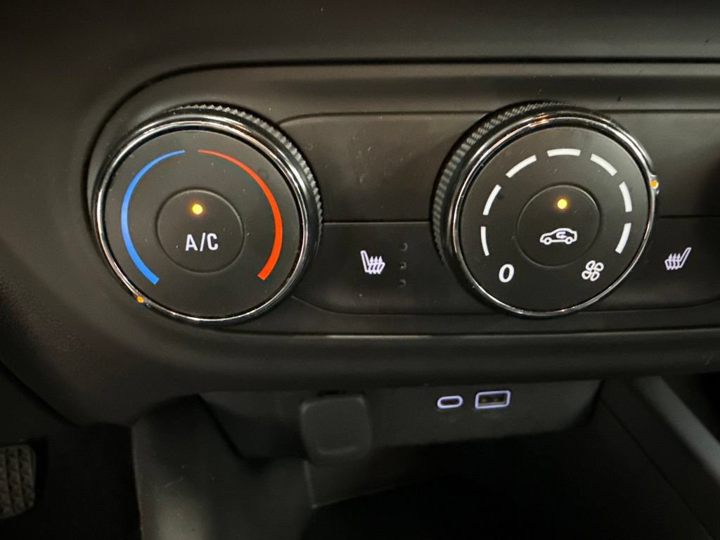 Used 2024 Chevrolet Trax RS w/ Driver Confidence Package FWD image 30