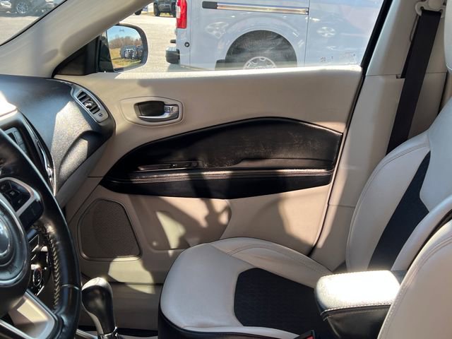 Used 2018 Jeep Compass Latitude w/ Cold Weather Group image 21