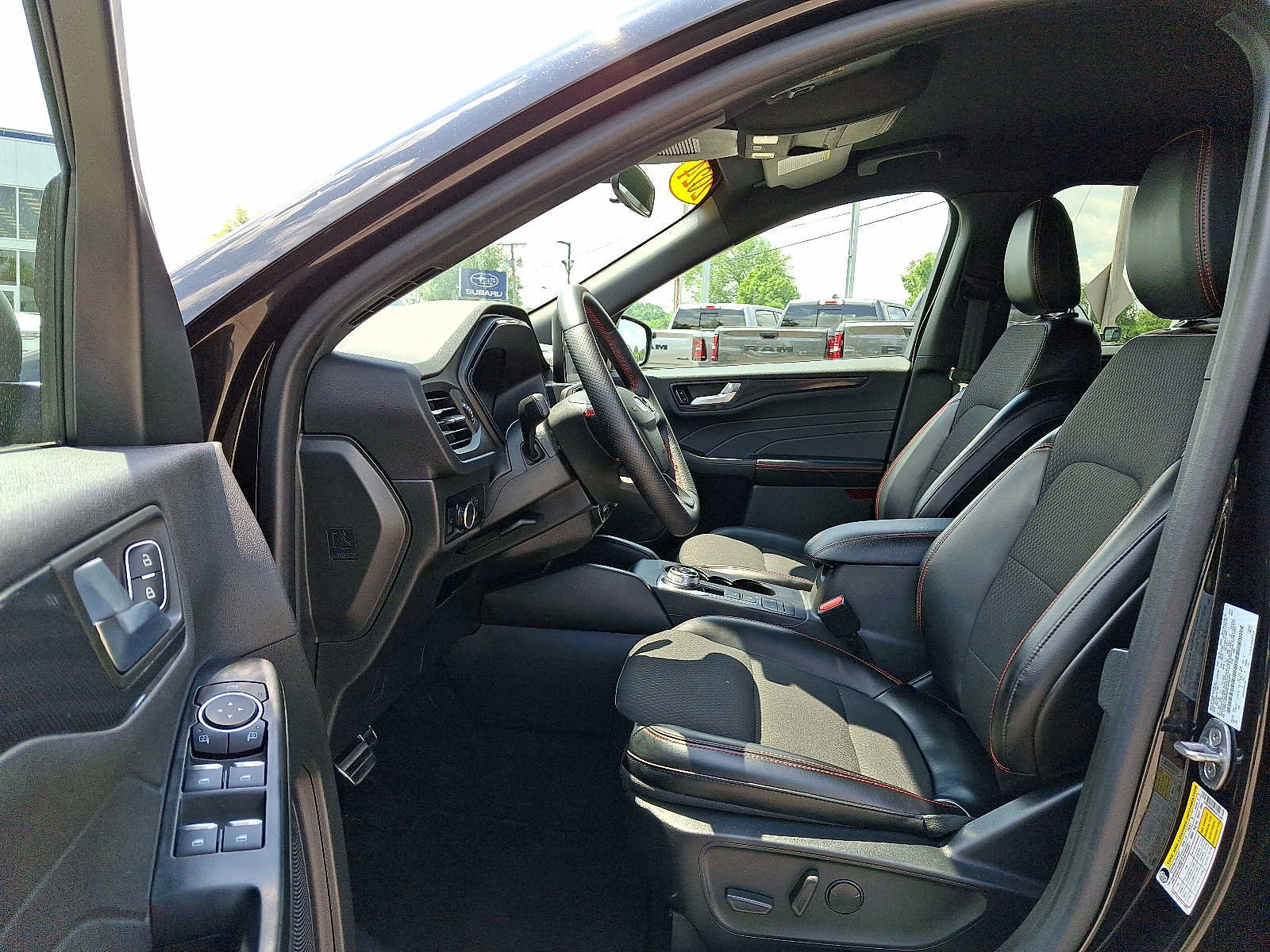 Used 2024 Ford Escape ST-Line image 14