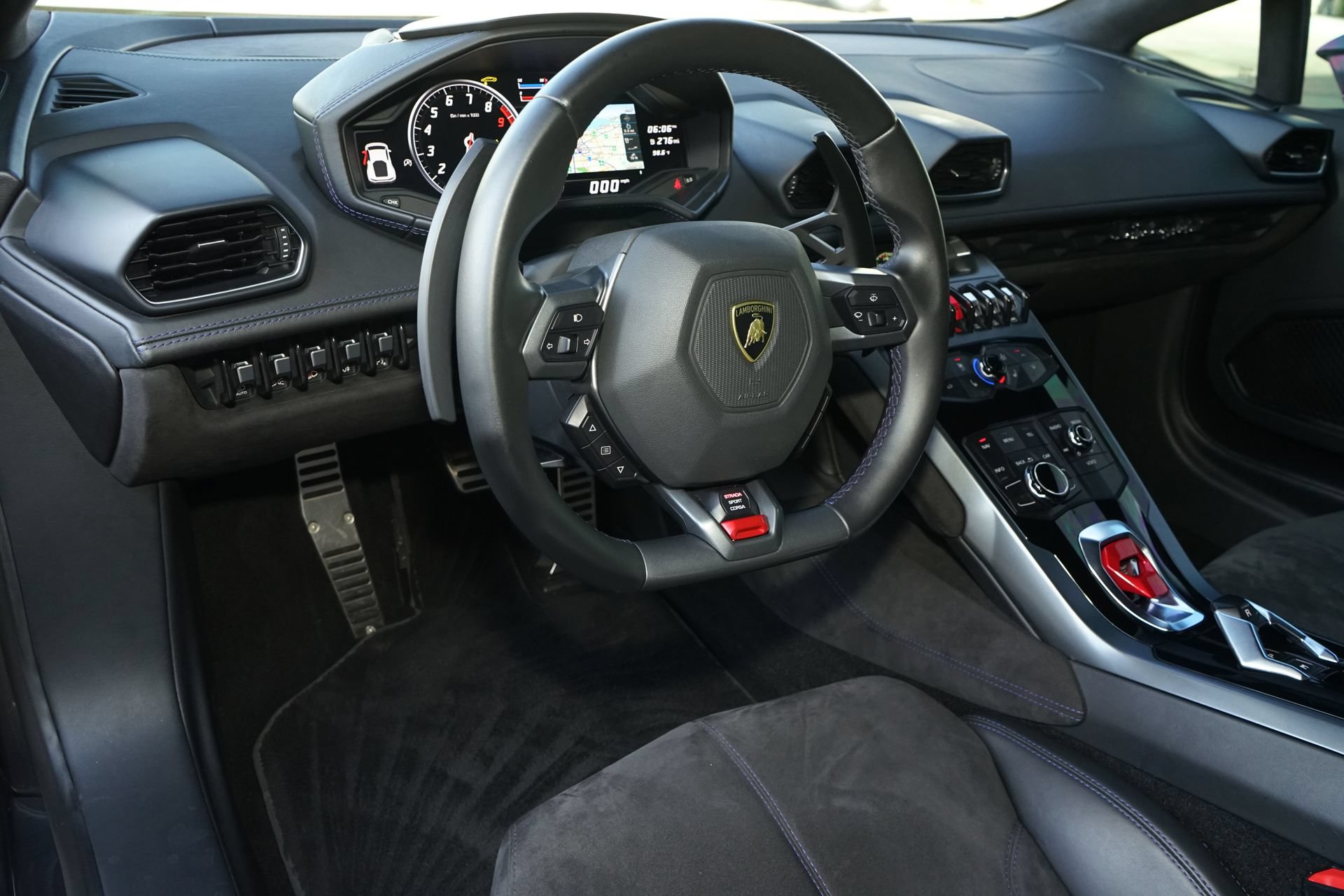 Used 2018 Lamborghini Huracan LP 580-2 RWD image 2