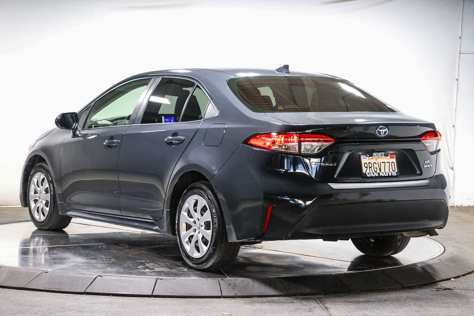 Certified 2025 Toyota Corolla LE FWD image 3
