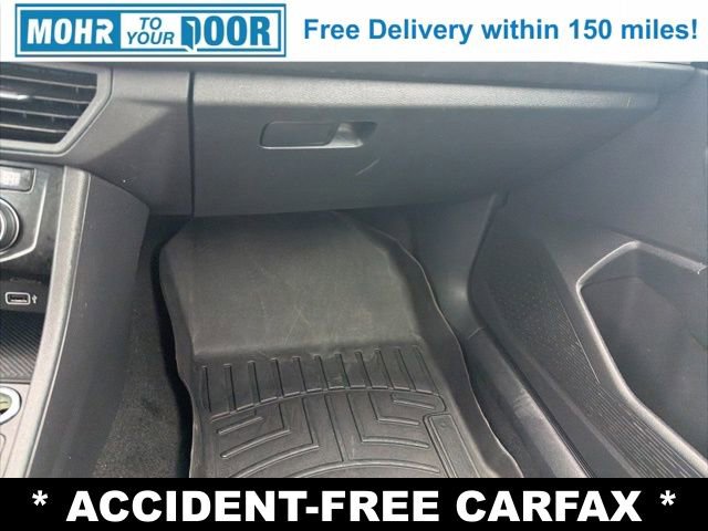 Used 2019 Volkswagen Jetta R-Line w/ R-Line Cold Weather Package image 27