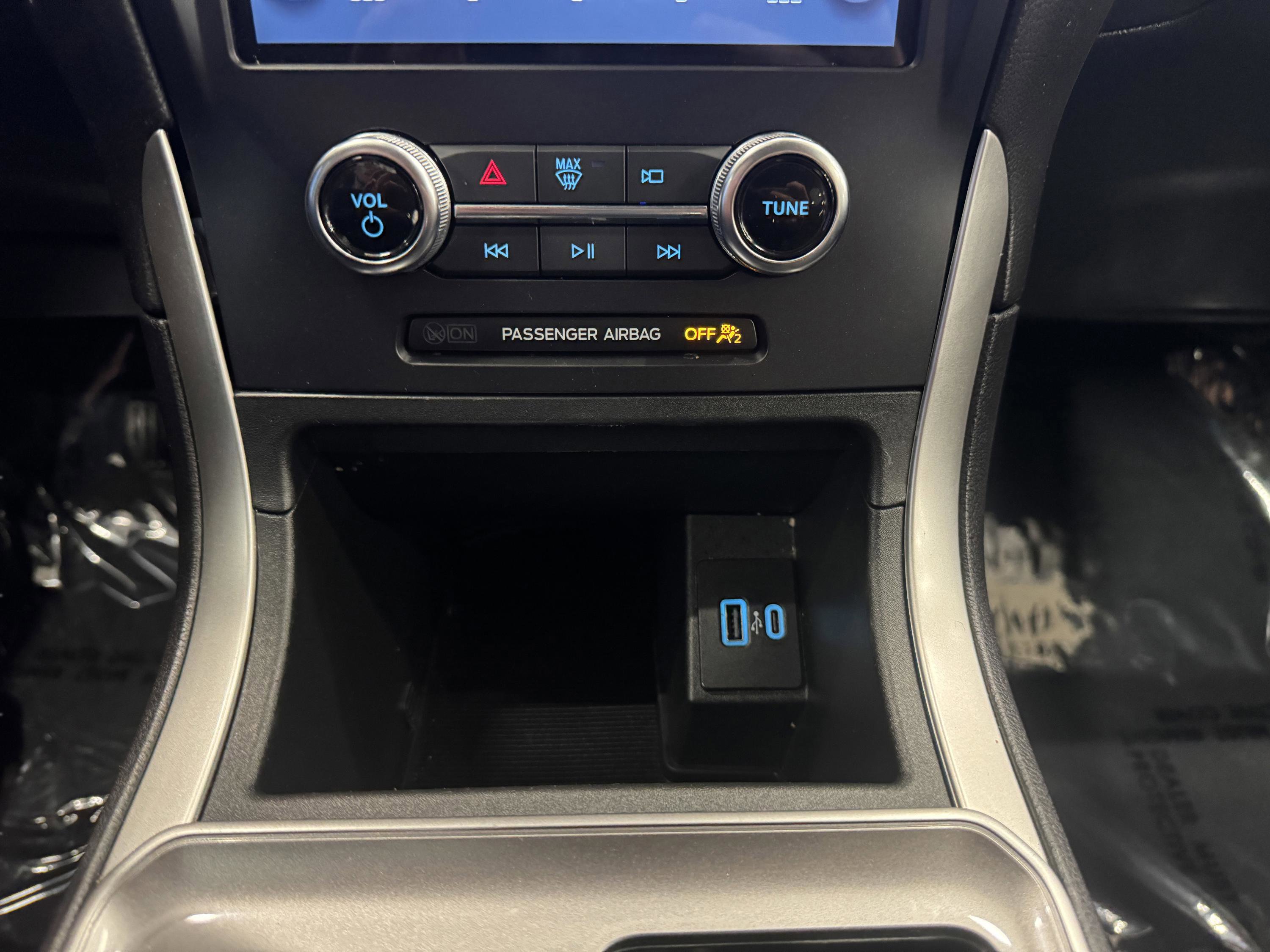 Used 2024 Ford Edge SEL image 25