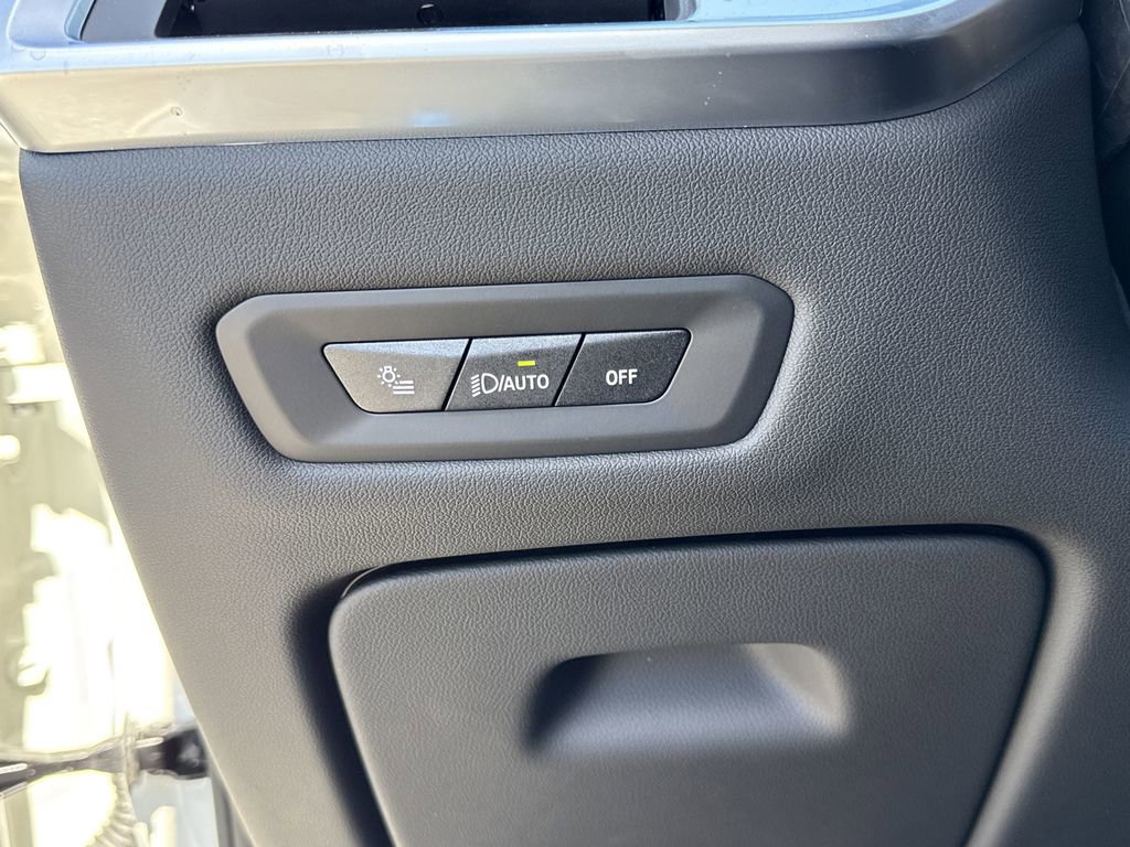 Used 2025 BMW X5 xDrive50e AWD/4WD image 13