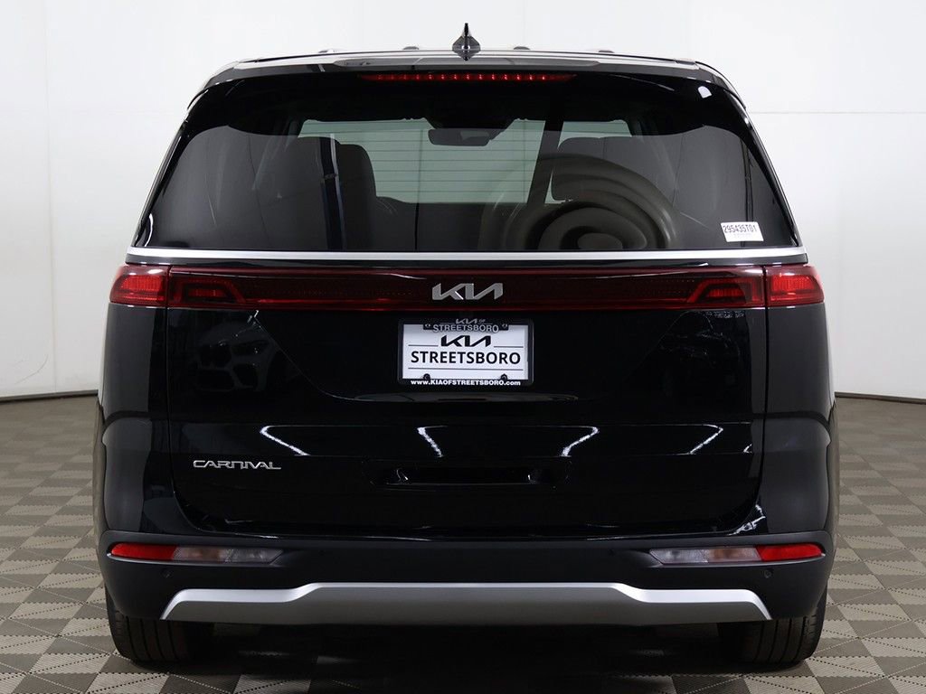 Used 2023 Kia Carnival EX FWD image 12