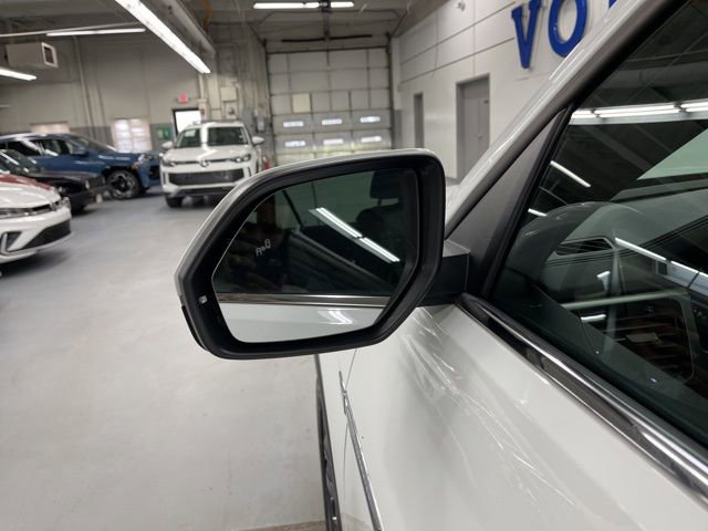 Used 2023 Volkswagen Atlas Cross Sport SE w/ Black Wheel Package image 13