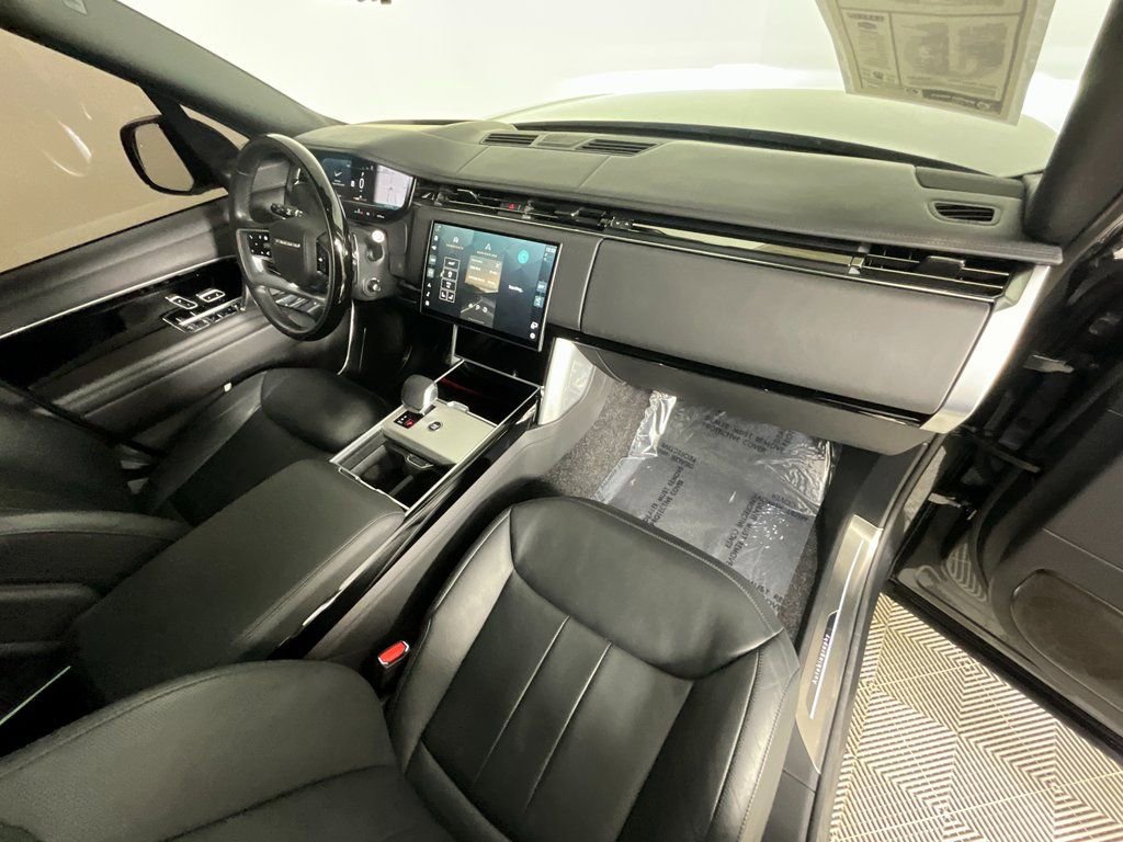 Certified 2024 Land Rover Range Rover Long Wheelbase Autobiography image 18