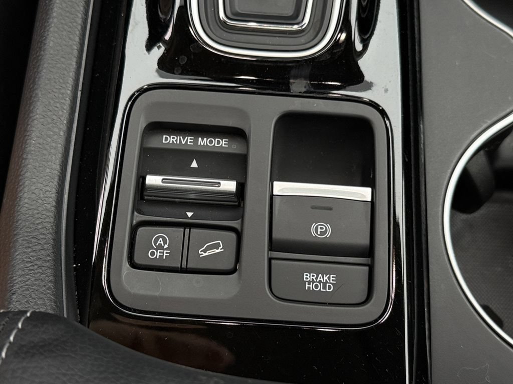 Used 2025 Honda Pilot Elite image 51