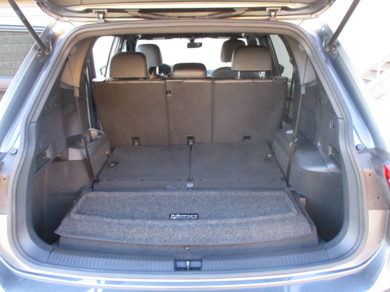 Used 2021 Volkswagen Tiguan SE R-Line FWD image 31