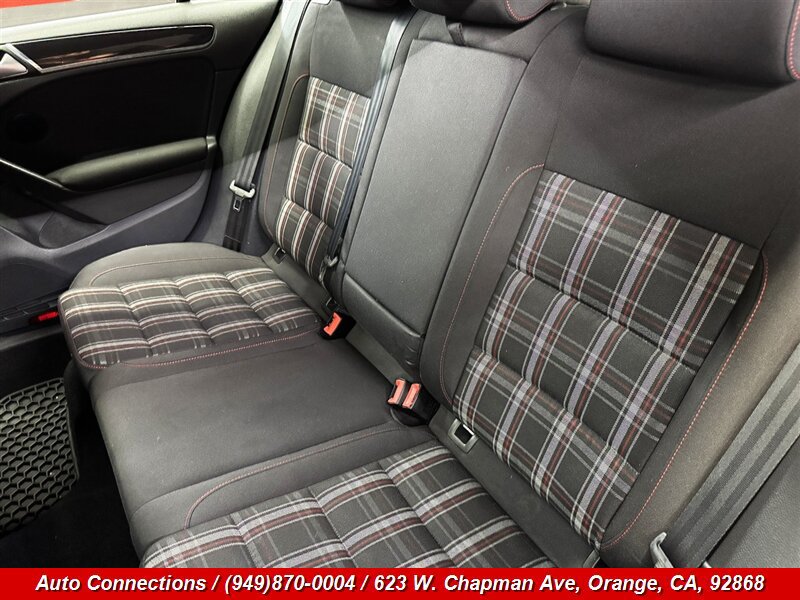 Used 2012 Volkswagen Golf 4-Door FWD image 11