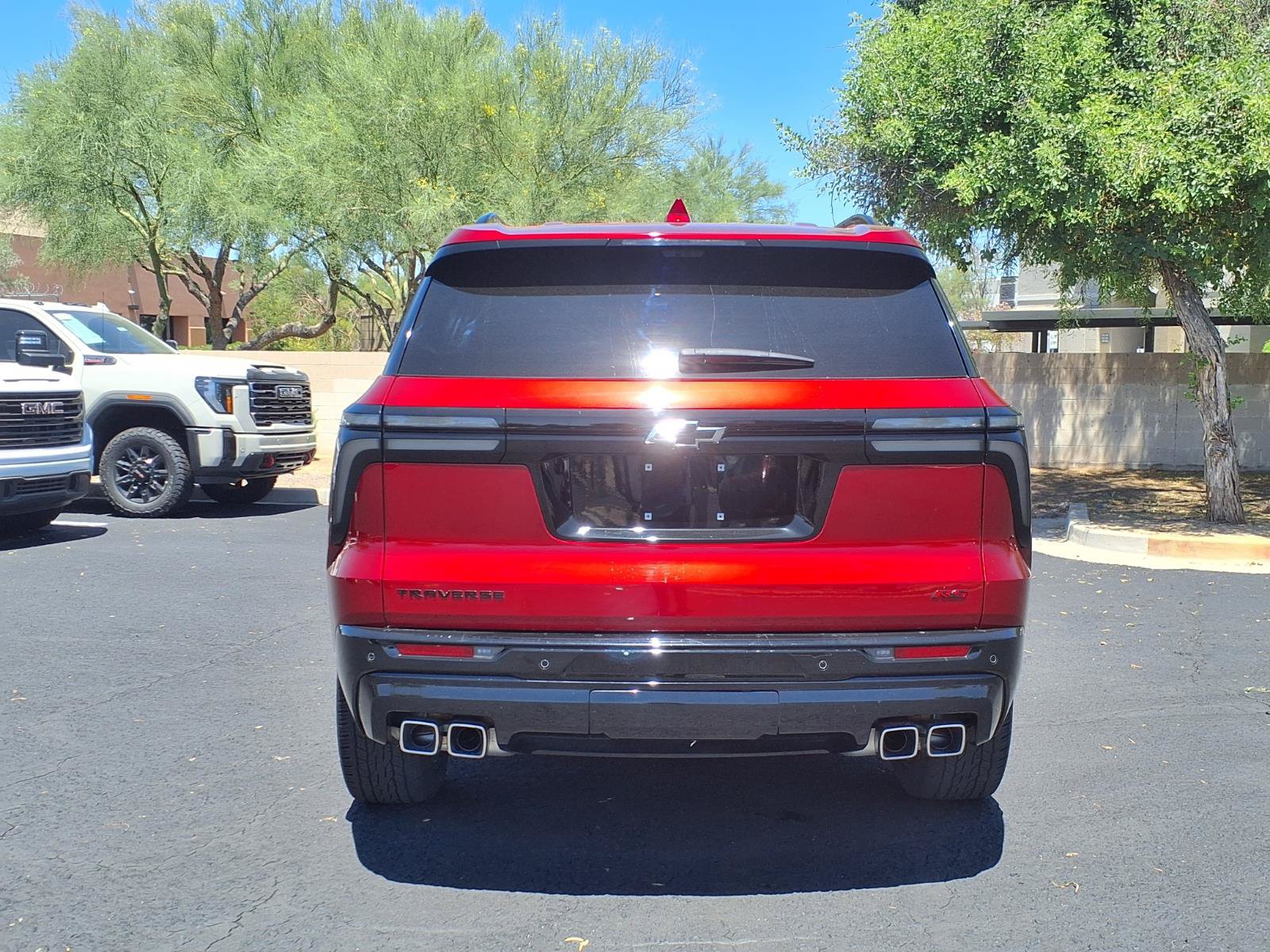 Used 2024 Chevrolet Traverse RS FWD image 6