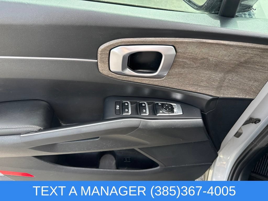 Used 2023 Kia Sorento S AWD/4WD image 16