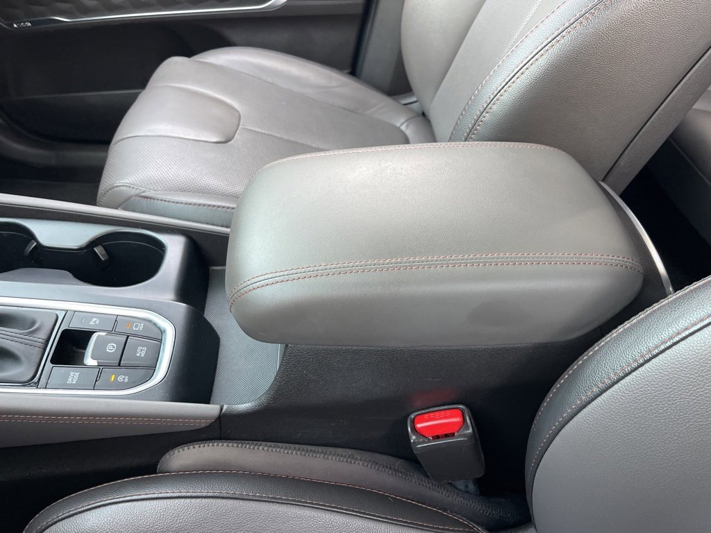 Used 2020 Hyundai Santa Fe Limited w/ Cargo Package image 17