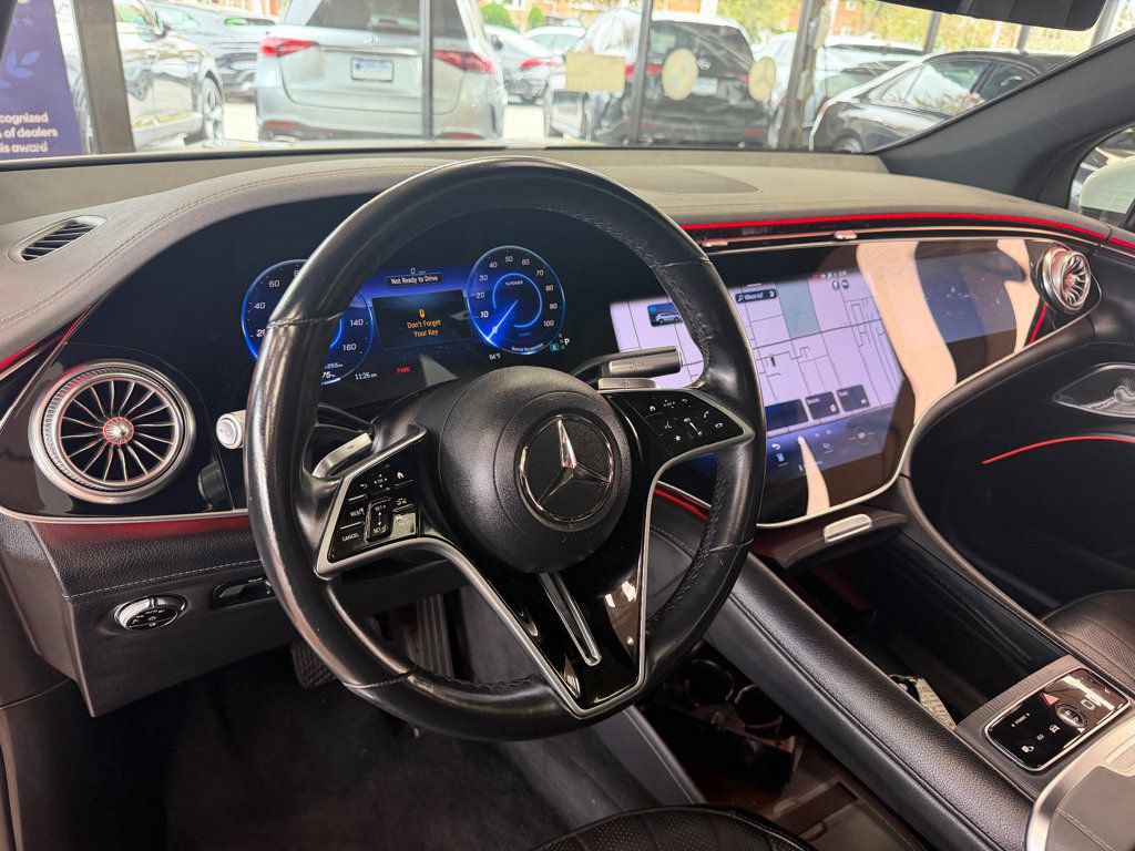 Used 2023 Mercedes-Benz EQS 580 4MATIC SUV image 17