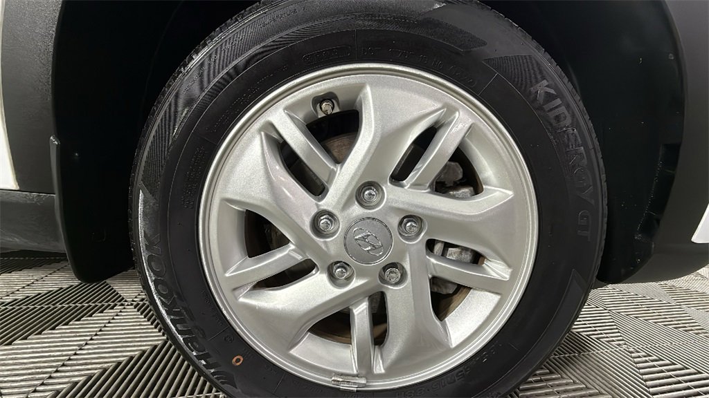 Used 2022 Hyundai Venue SE image 36