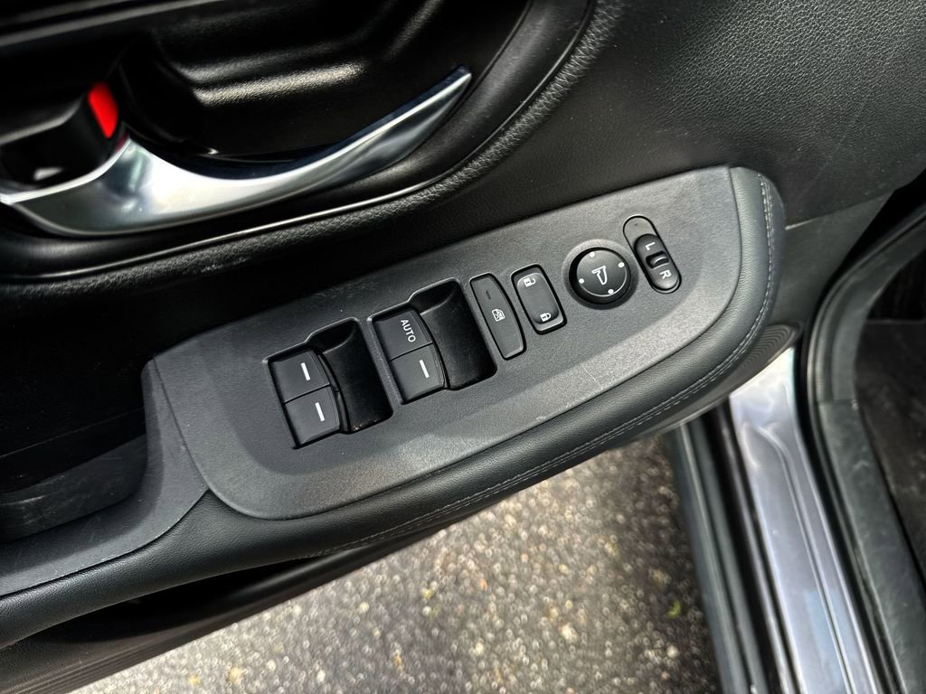 Used 2023 Honda HR-V LX image 13