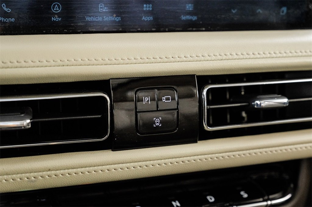 Used 2023 Lincoln Nautilus Reserve image 27