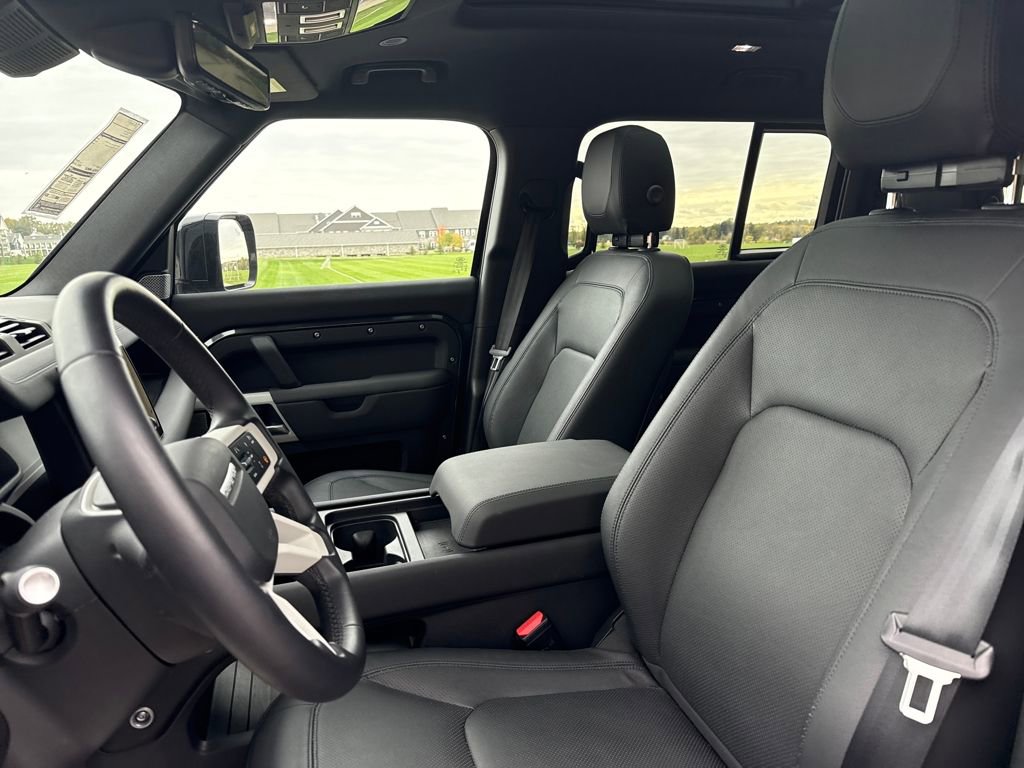 New 2024 Land Rover Defender 130 S image 12