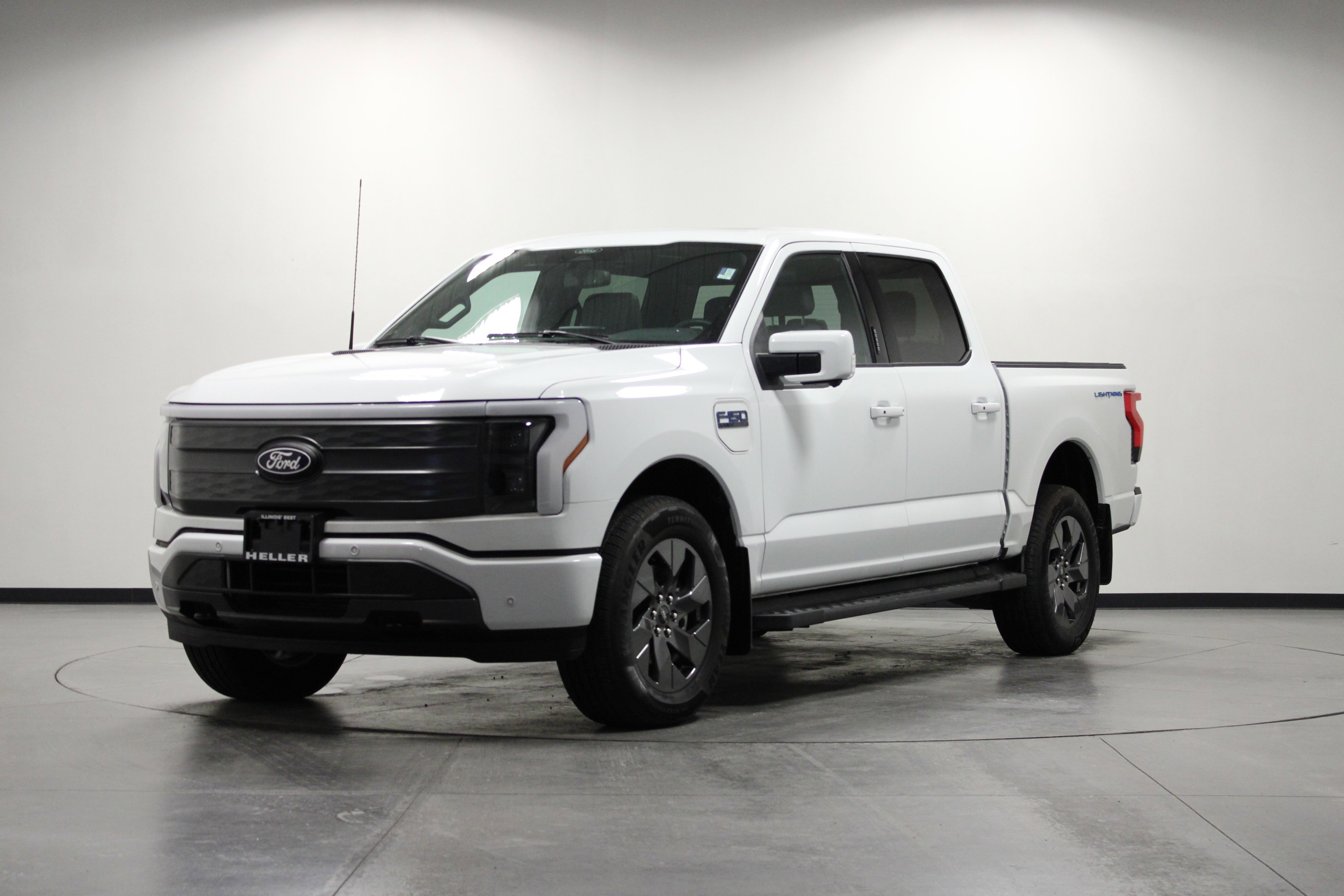 Used 2024 Ford F150 Lightning Lariat image 8
