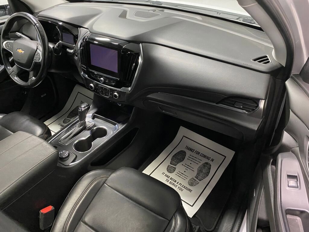 Used 2018 Chevrolet Traverse LT image 3
