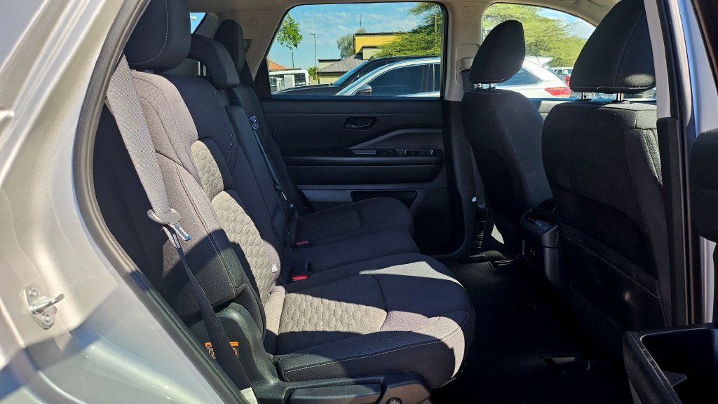 Used 2023 Nissan Pathfinder SV AWD/4WD image 19