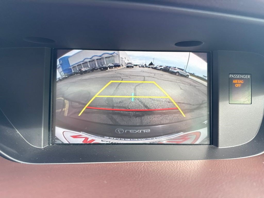 Used 2017 Lexus ES 300h w/ Luxury Package FWD image 32