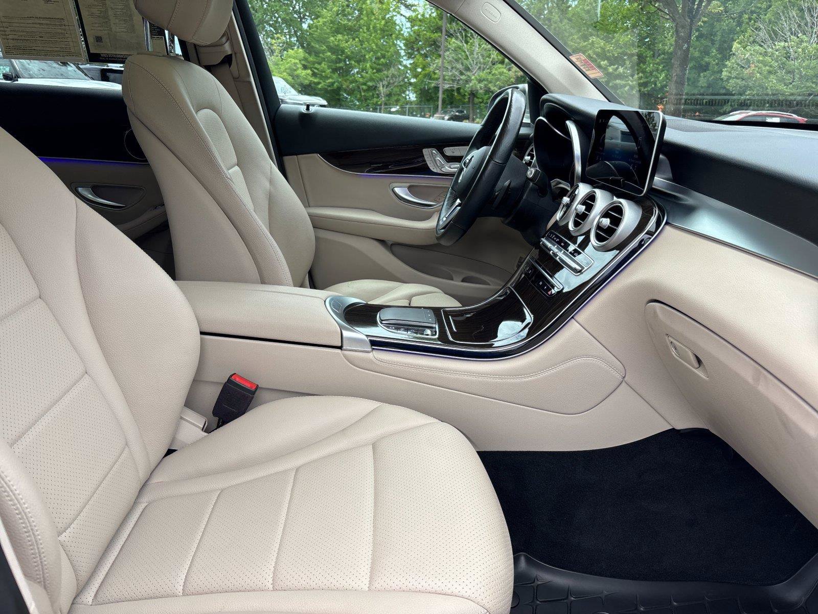 Used 2021 Mercedes-Benz GLC 300 4MATIC image 39