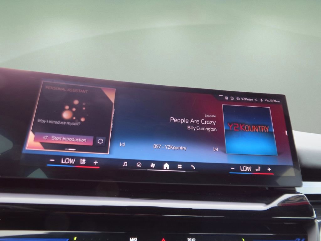 Used 2025 BMW 530i xDrive AWD/4WD image 12