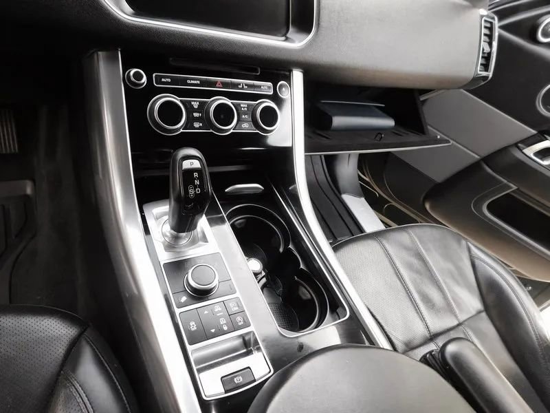 Used 2017 Land Rover Range Rover Sport HSE image 32