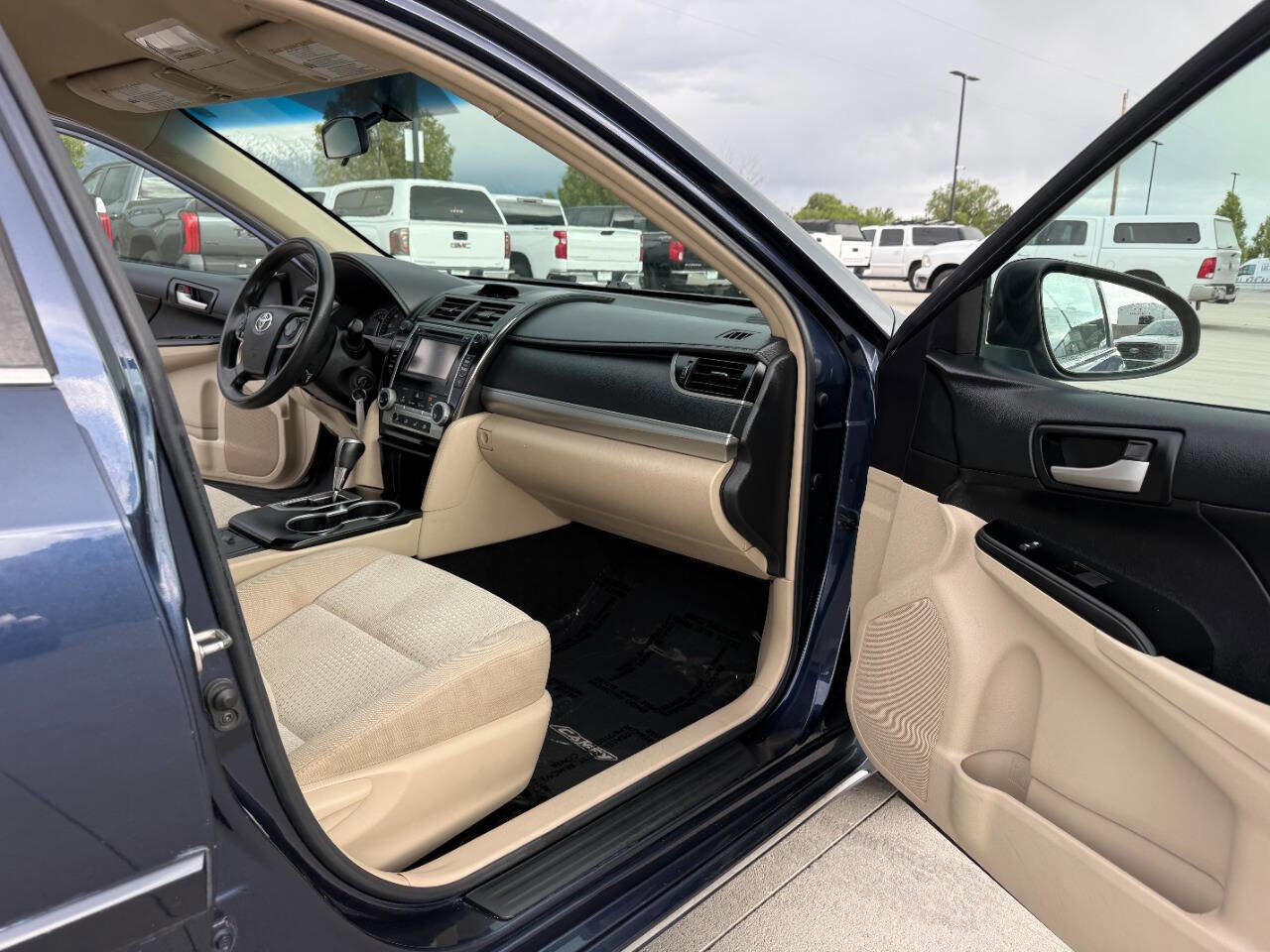 Used 2014 Toyota Camry LE FWD image 20