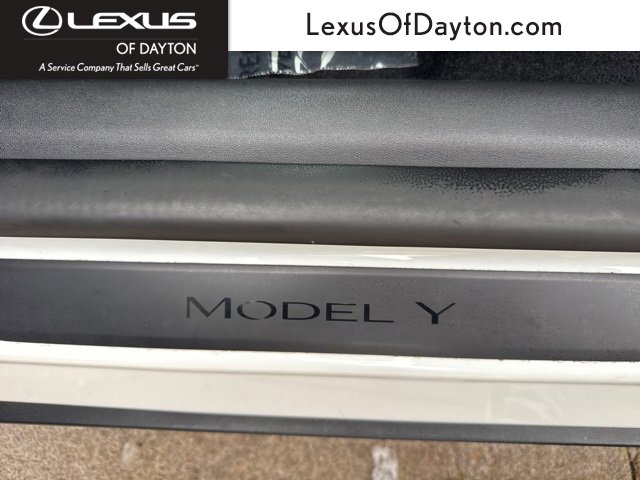 Used 2022 Tesla Model Y Long Range image 14