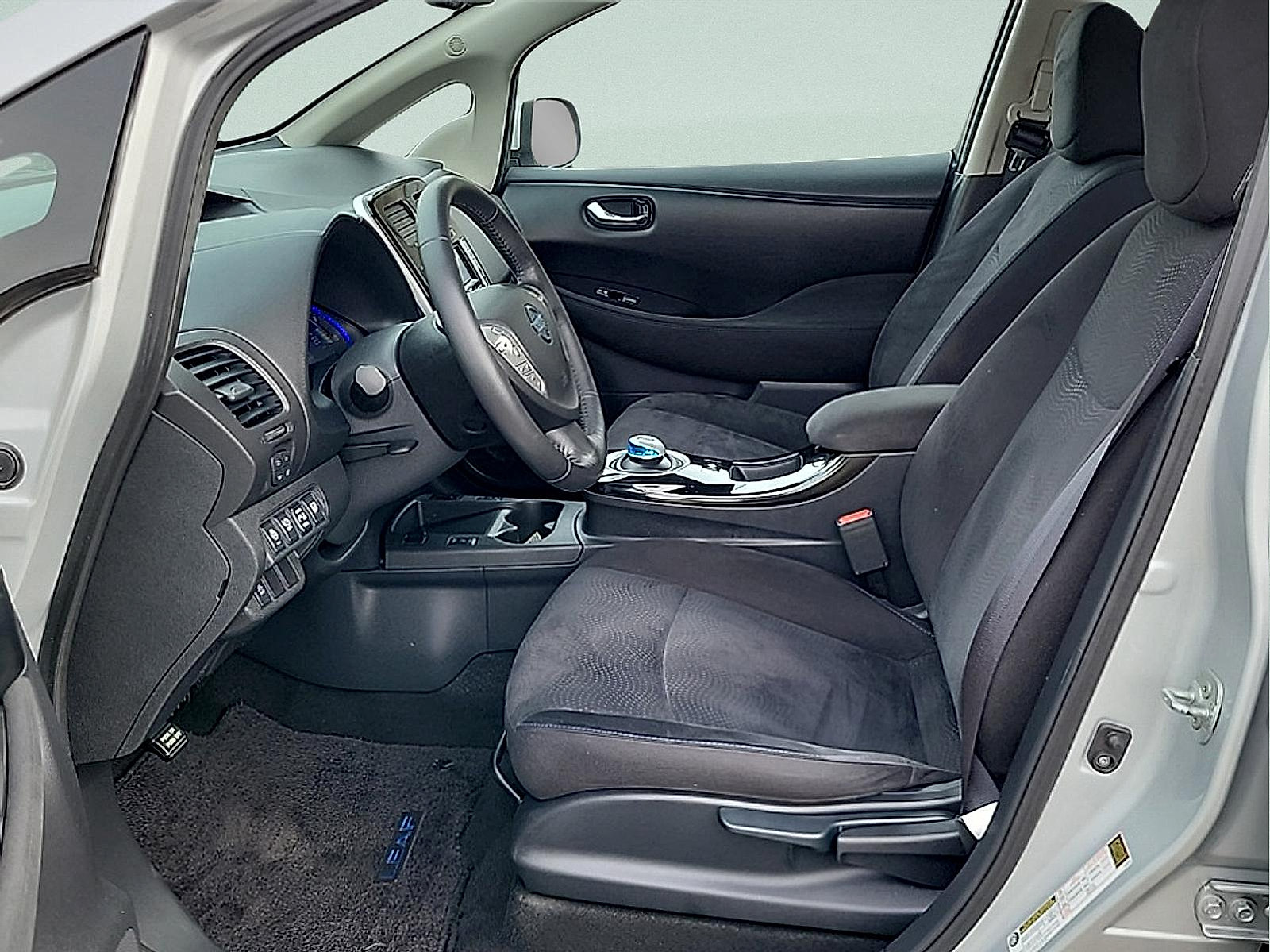 Used 2014 Nissan Leaf SV FWD image 13